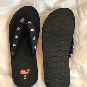 Vineyard vine flip flops